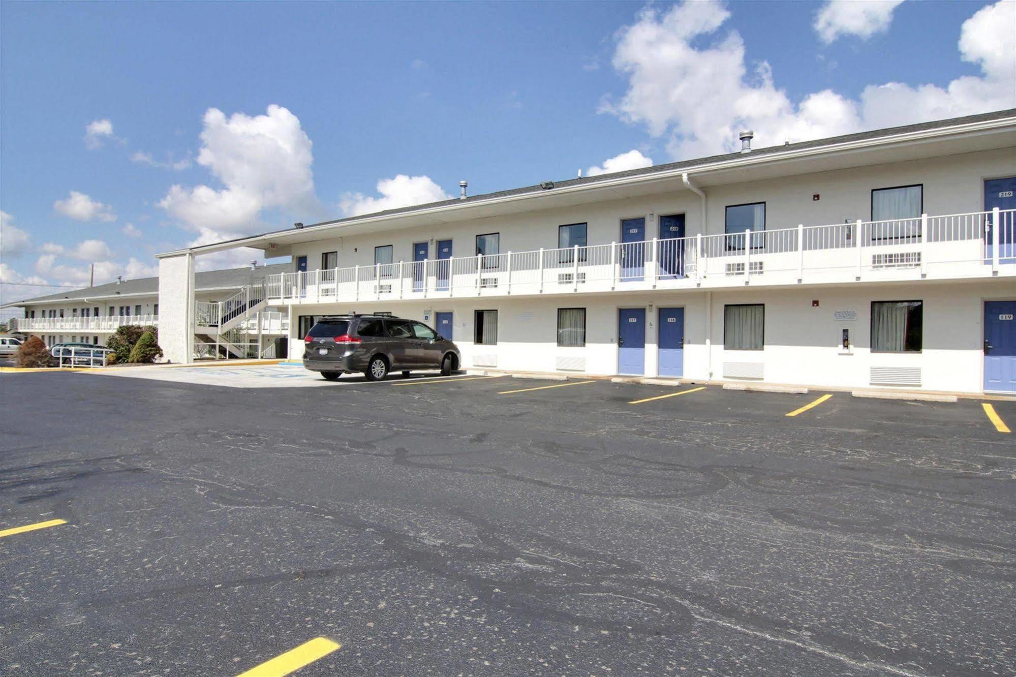 Motel 6-Middleburg Heights, OH - Cleveland Exterior foto
